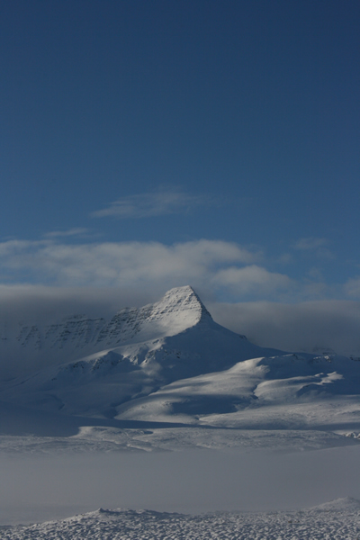 Fjallið Skessuhorn í Skorradal